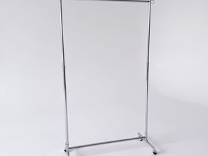 Rolling clothes rack