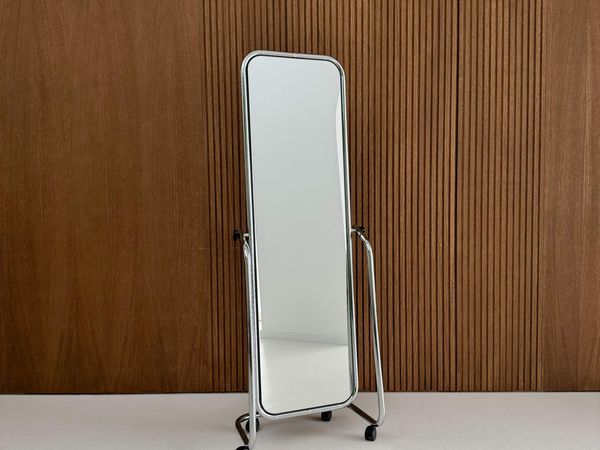 Veidrodis ant ratukų