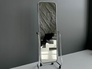 Mirror on wheels